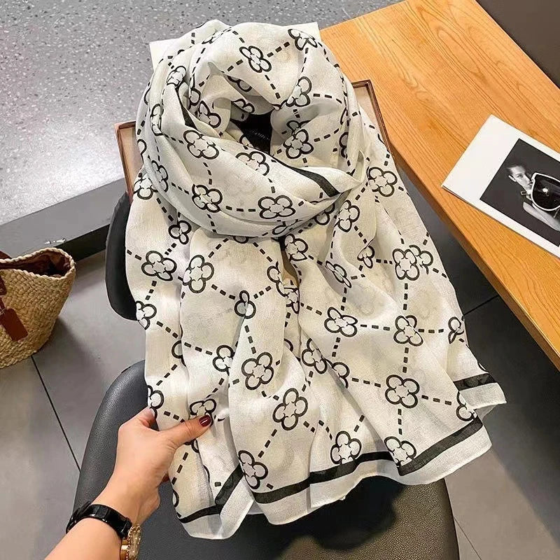 Black white mixed floral printed elegant hijab / orna