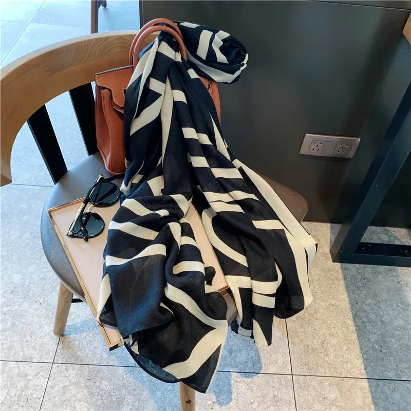 Classy black white mixed pattern hijab / orna
