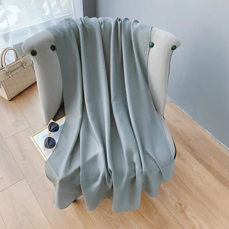 Elegant light gray long hijab / orna
