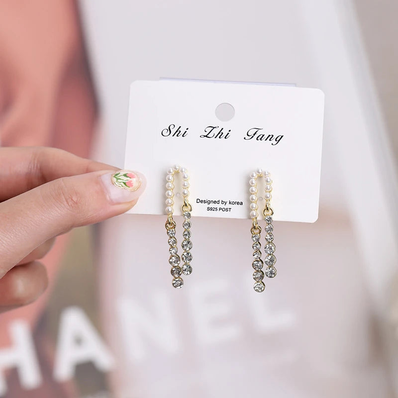 Stylish crystal earrings