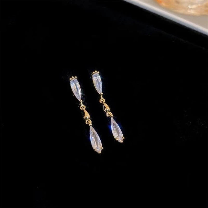 Pretty teardrop dangle earrings