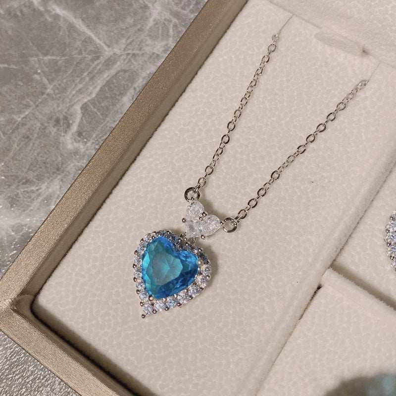Beautiful blue heart shape pendant neckpiece