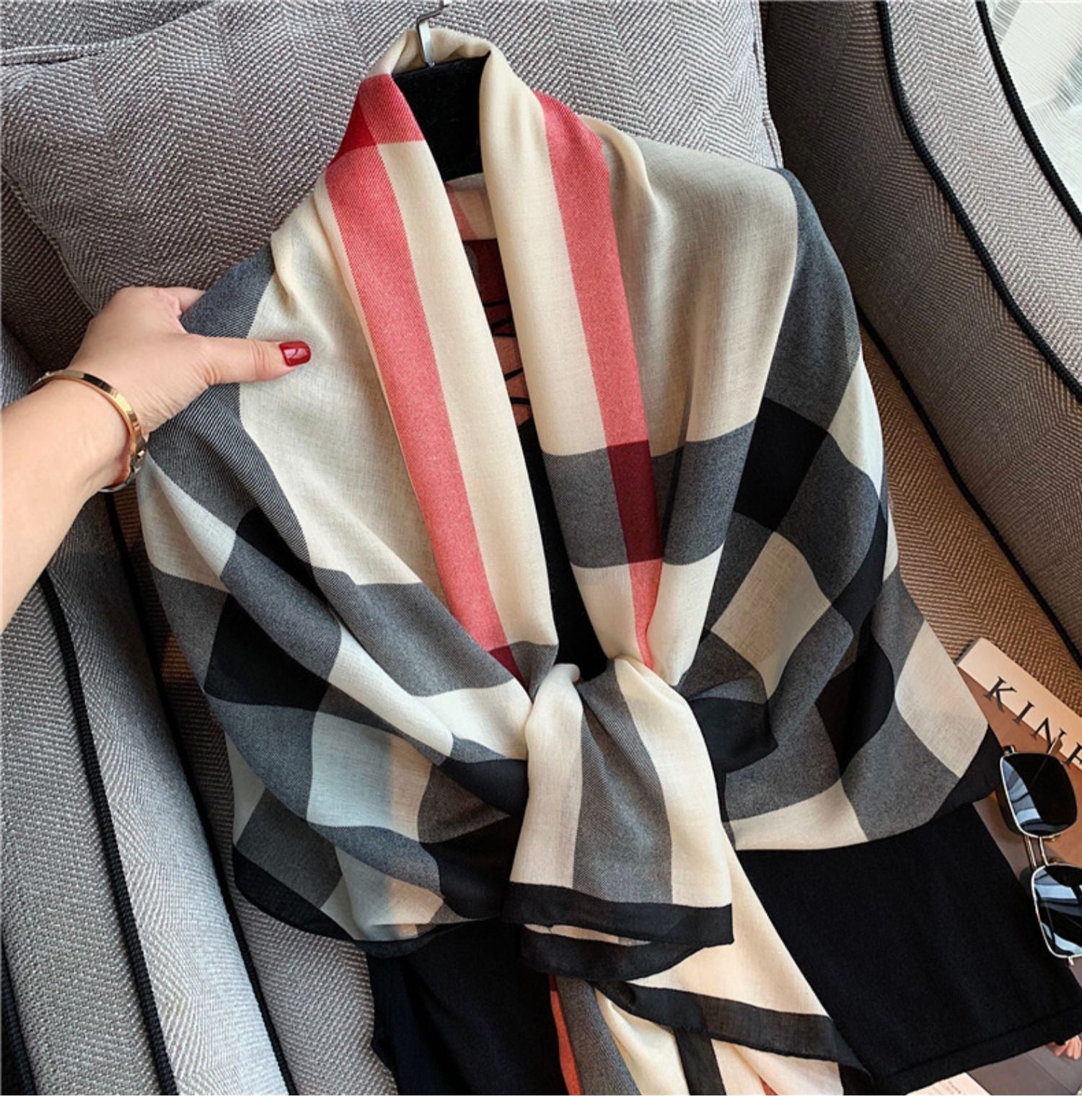 Stunning black white soft long cotton hijab / orna