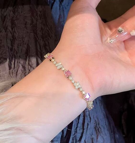 Pretty Pink Colour Light Luxury Niche Exquisite High-End Trendy Zircon Adjustable Imported Bracelet for Women with Elegant Sparkling Crystal Design