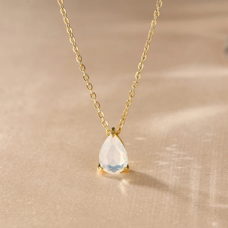 Sophisticated white color pendant neckpiece