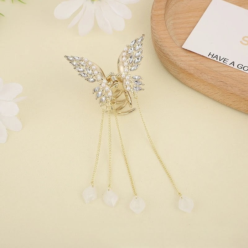 Pretty white color claw clip
