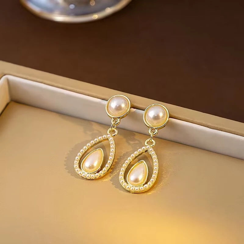 Elegant water drop earrings