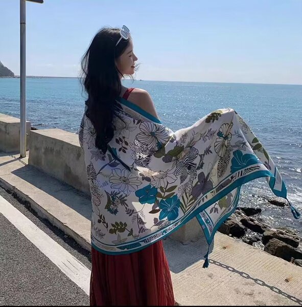 Beautiful Turquoise Blue Ethnic Style Floral Printed Soft Long Summer Friendly Tassel Hijab / Orna
