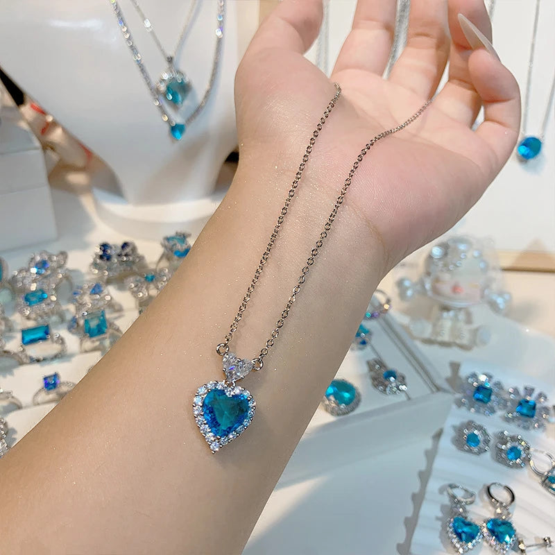 Beautiful blue heart shape pendant neckpiece