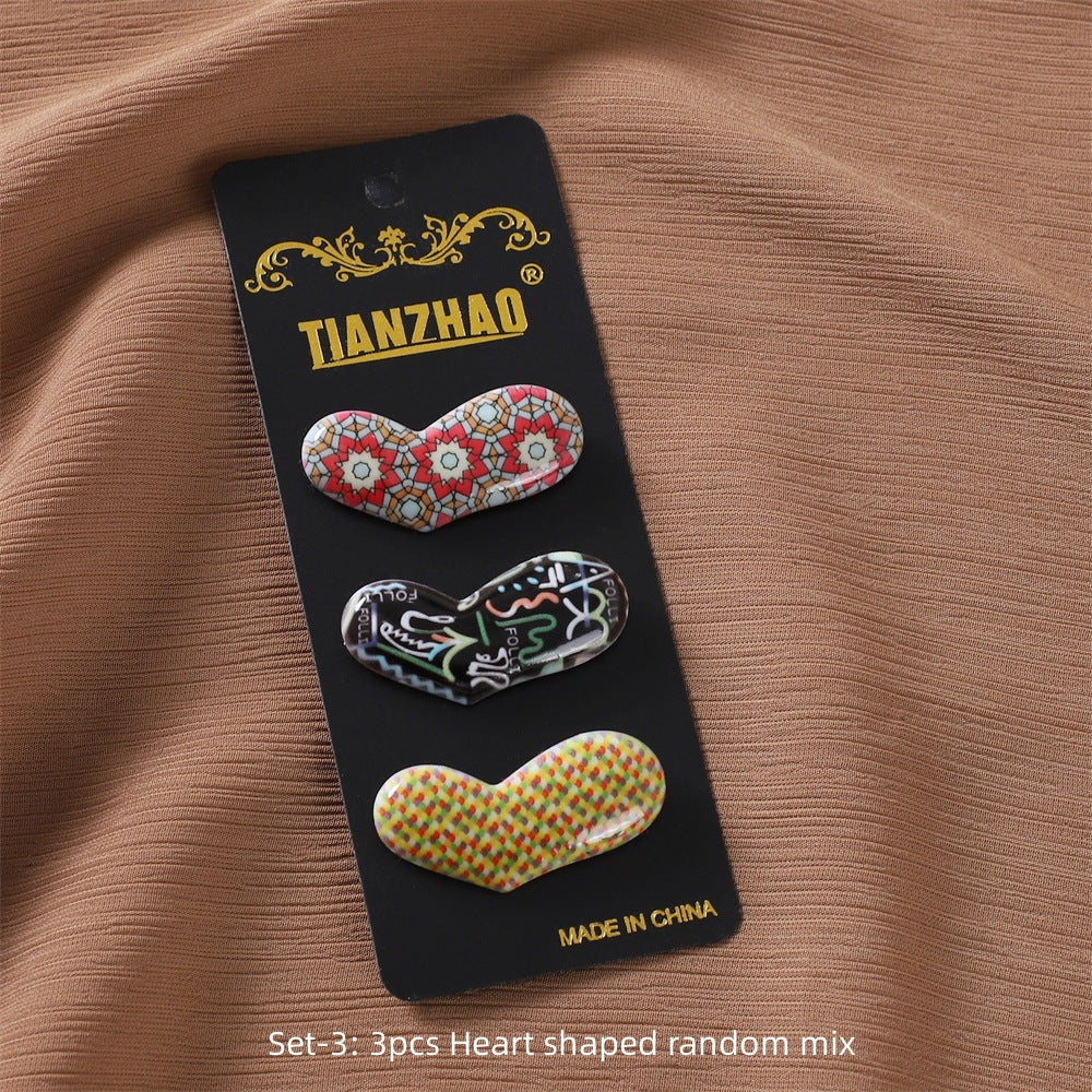 New Cover Needle Printing Oval Hollow Love Bow Imported Safety Pin Retail Fixed Scarf Needle Three Pack
Material: Plastic