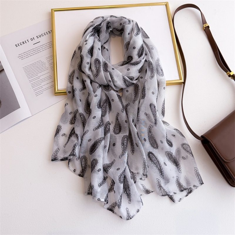 Black & White Paisely Printed Soft Long Hijab / Orna