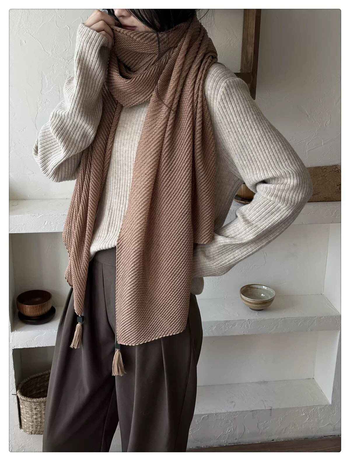Fashionable Light Coffee Color Literary Style Retro High-end Japanese and Korean Women's Creative Fashion Pleated Hanging Imported Wooden Bead Pendant Cotton Hijab / Orna