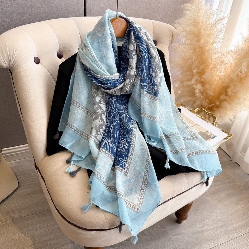 Stunning Vintage Ethnic Style Paisely Printed Soft Long Summer Friendly Tassel Hijab / Orna