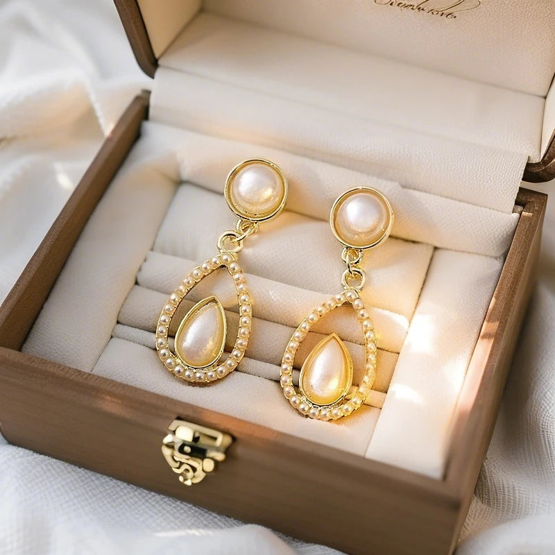 Elegant water drop earrings