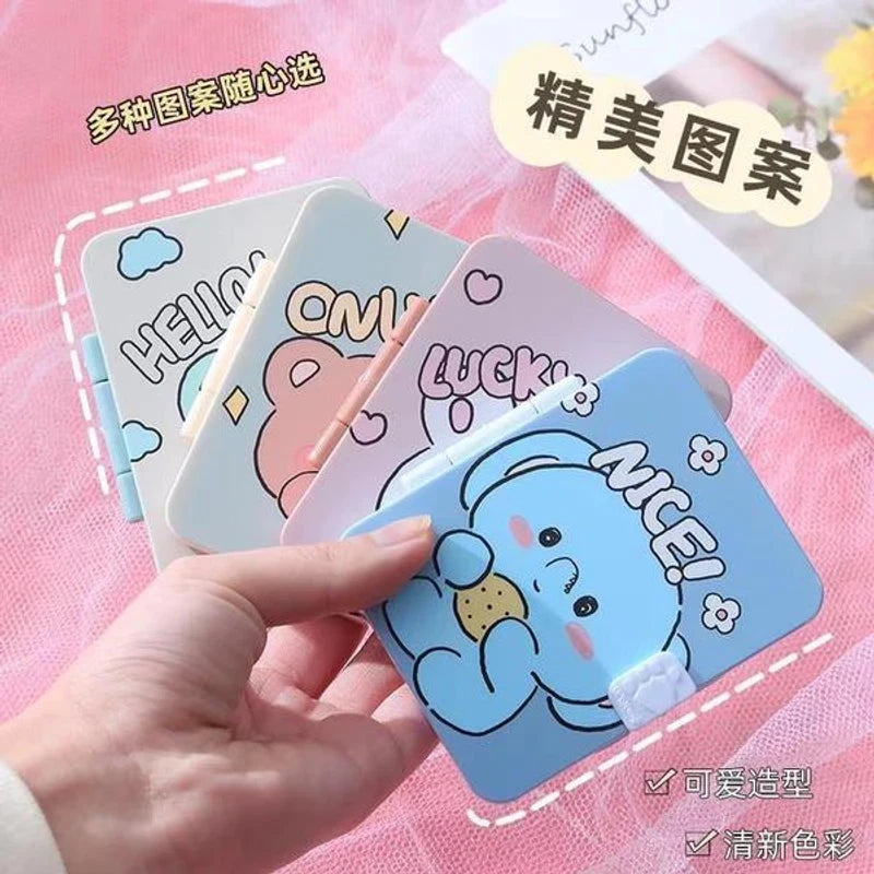 Pocket mirror with comb