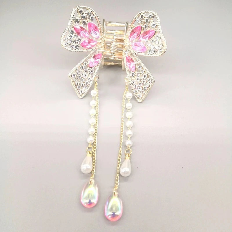 Pretty pink colour tassel grip clip