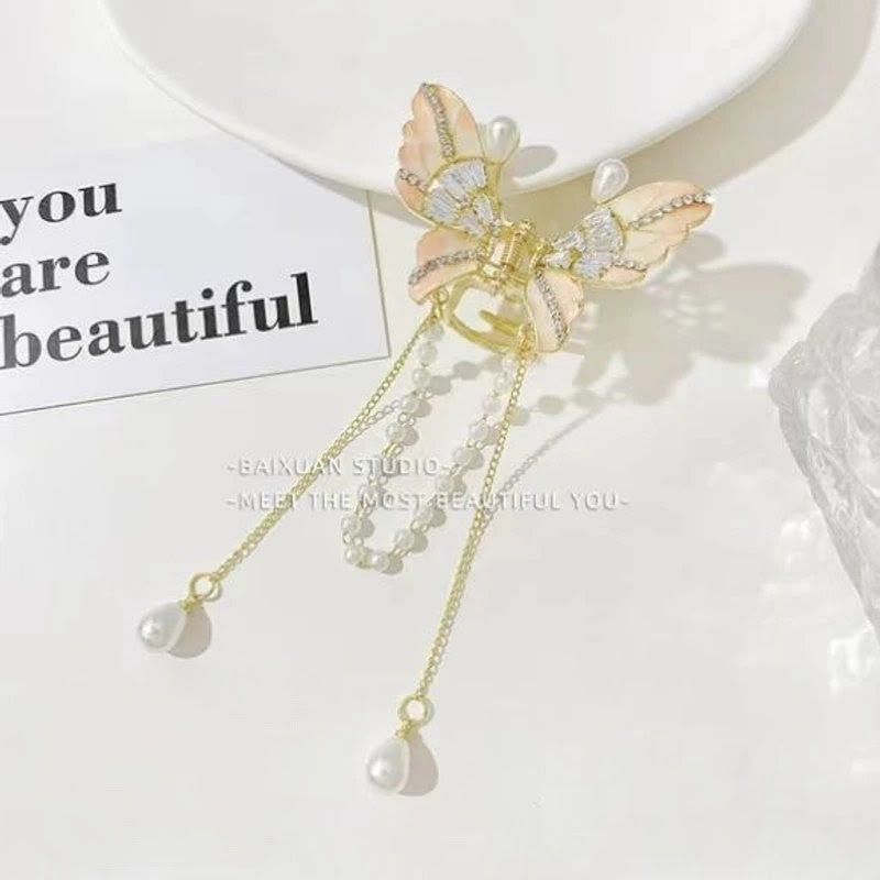 Beautiful pearl tassel claw clip